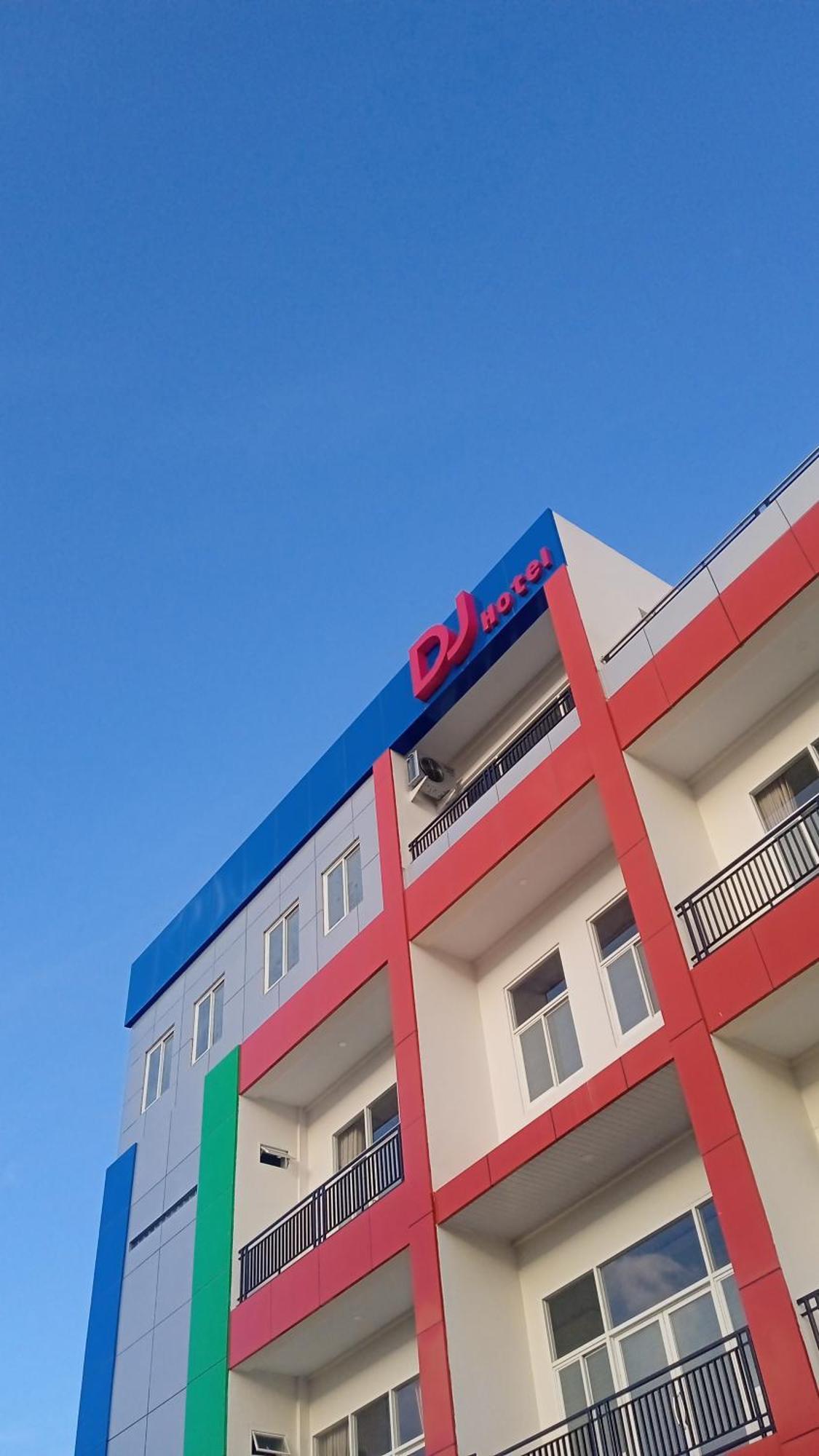 Dj Hotel Raha Bagian luar foto