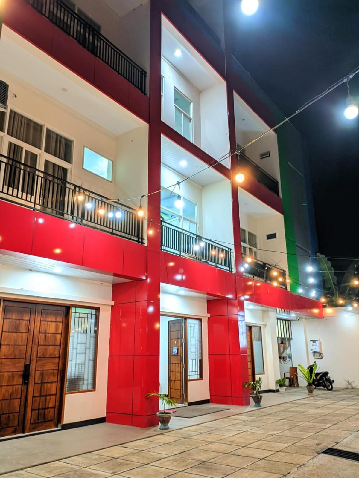 Dj Hotel Raha Bagian luar foto
