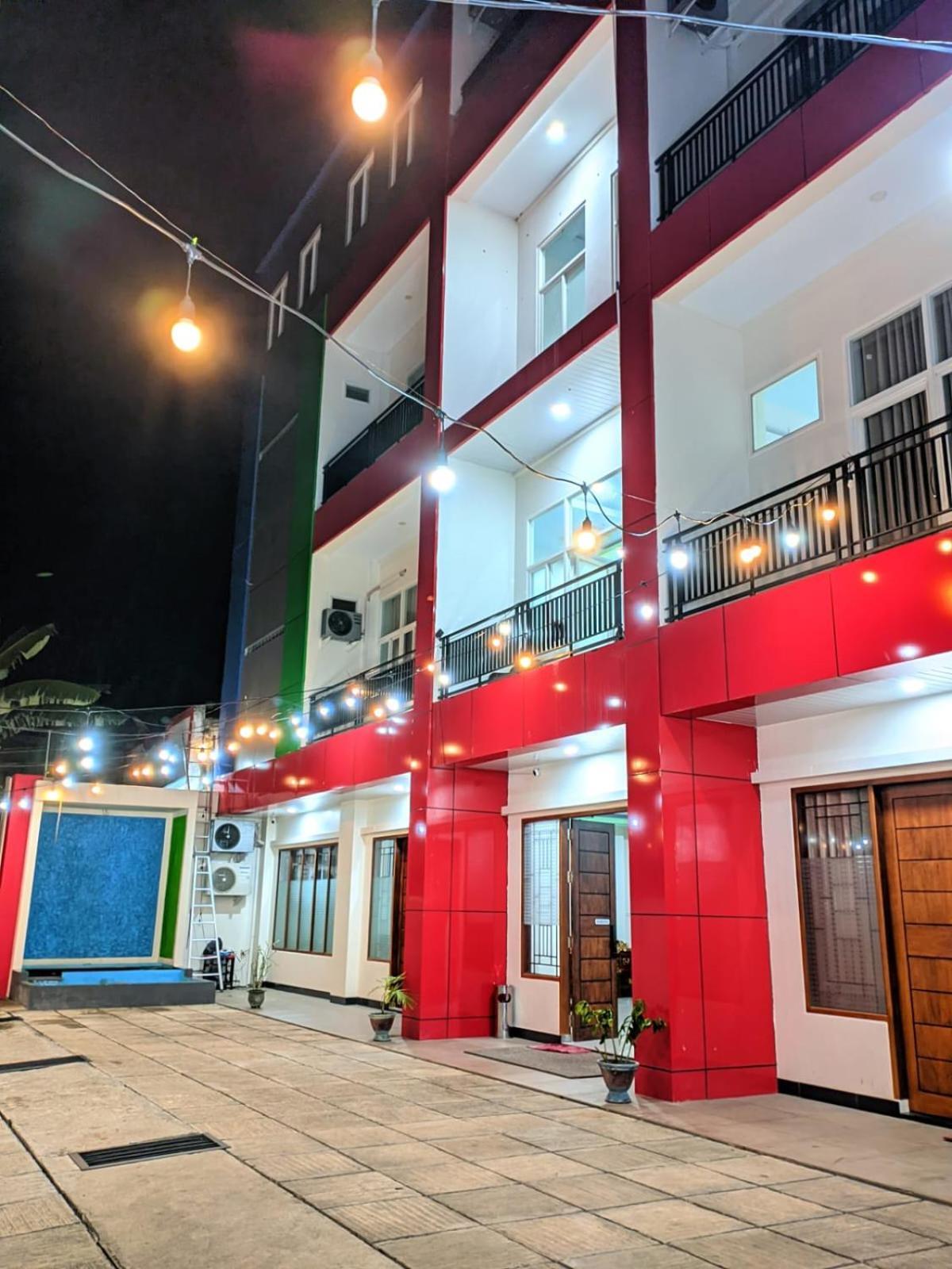 Dj Hotel Raha Bagian luar foto